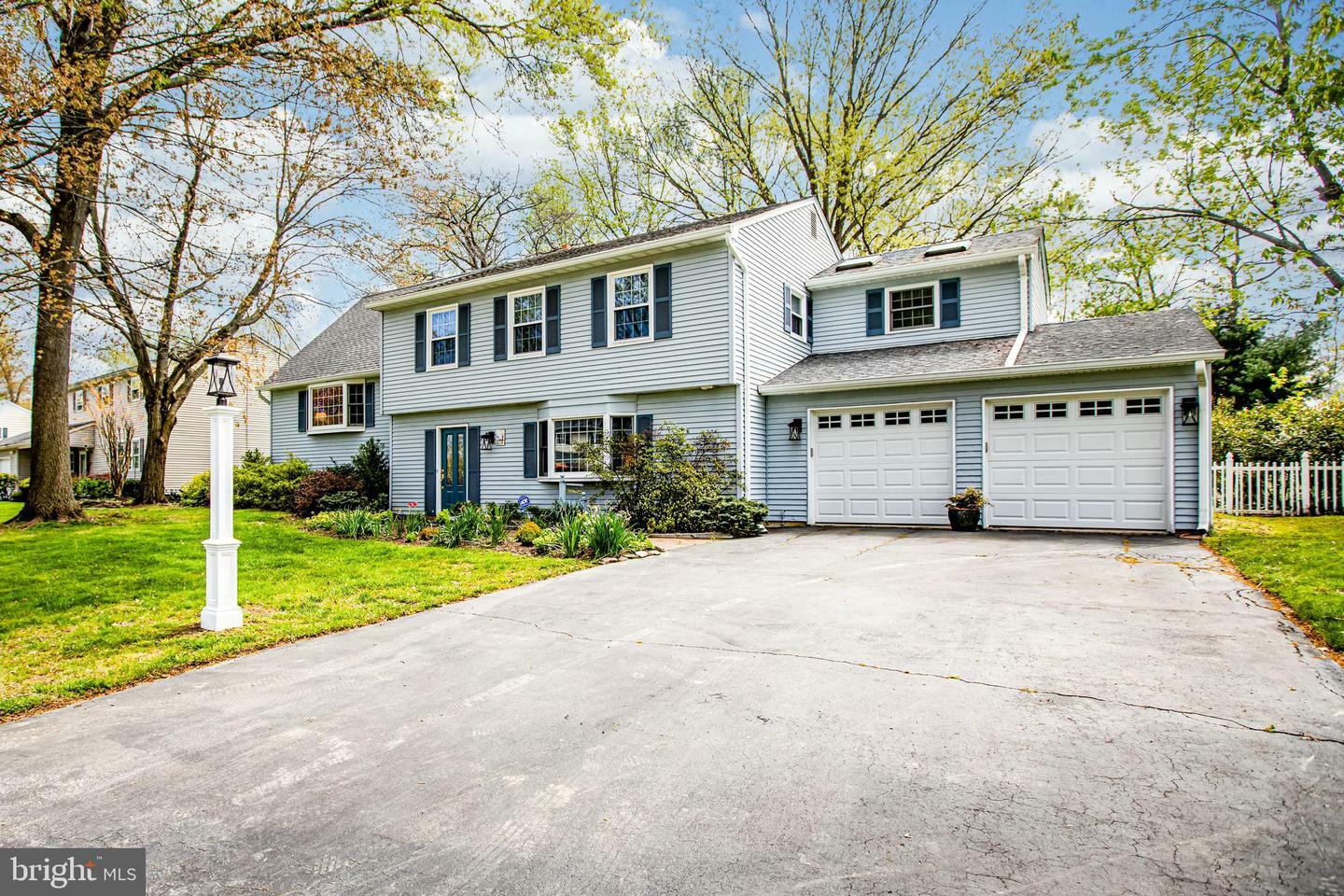 Property Photo:  26 Arrowwood Drive  NJ 08690 