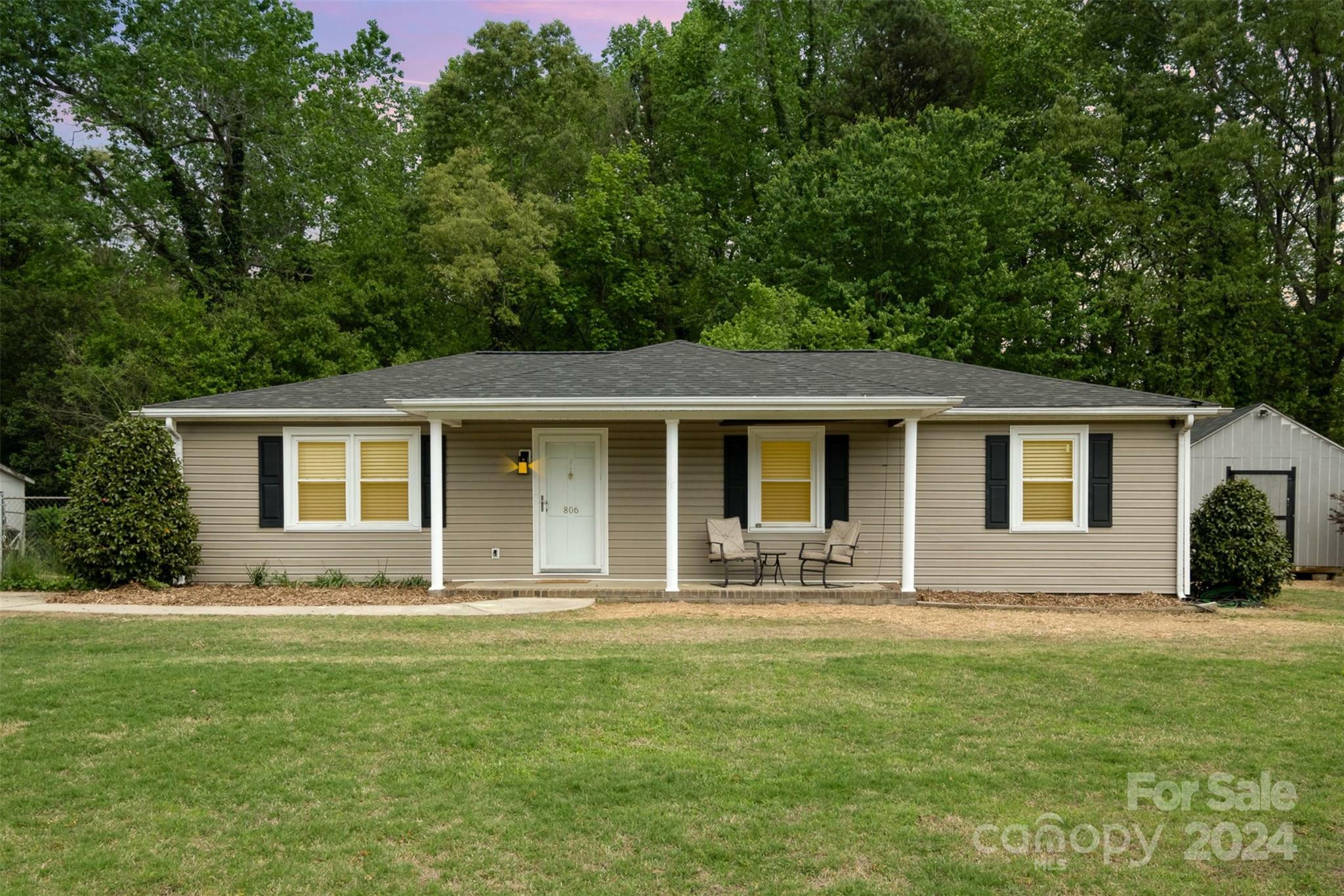 Property Photo:  806 Chestnut Street  NC 28164 