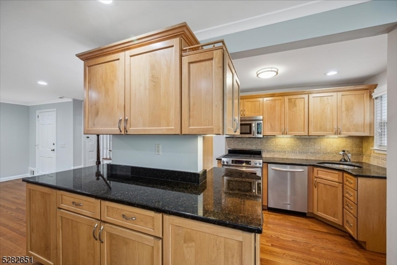 Property Photo: 260 Walnut St 6 NJ 07090