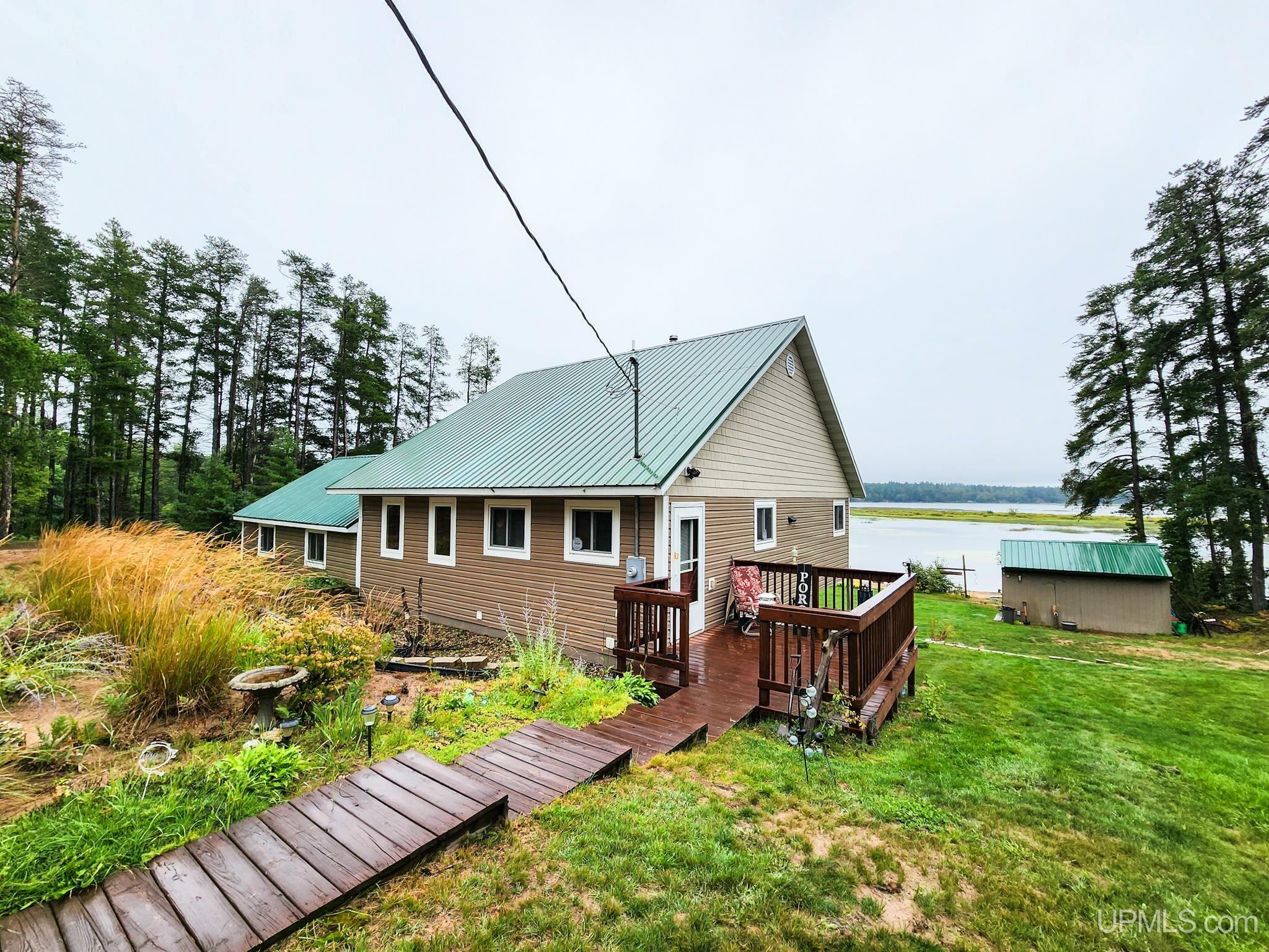 Property Photo:  2597 Co Road Ggt  MI 49849 