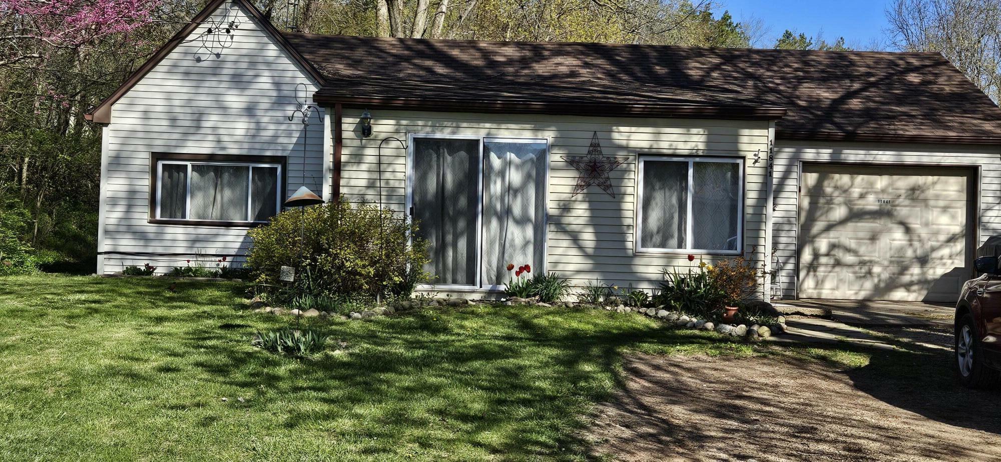 Property Photo:  11841 Beech Road  MI 49230 