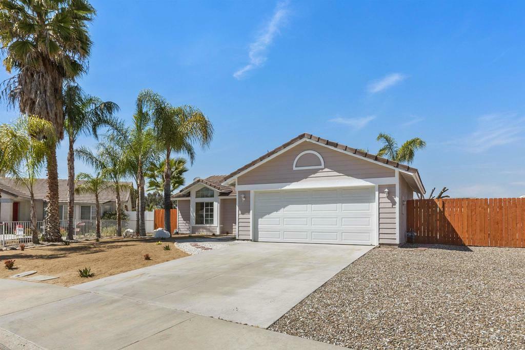 Property Photo:  640 Taft Avenue  CA 92543 