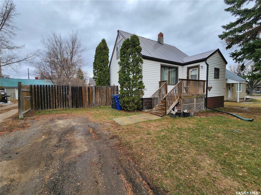 Photo de la propriété:  813 Souris Avenue NE  SK S4H 0E5 