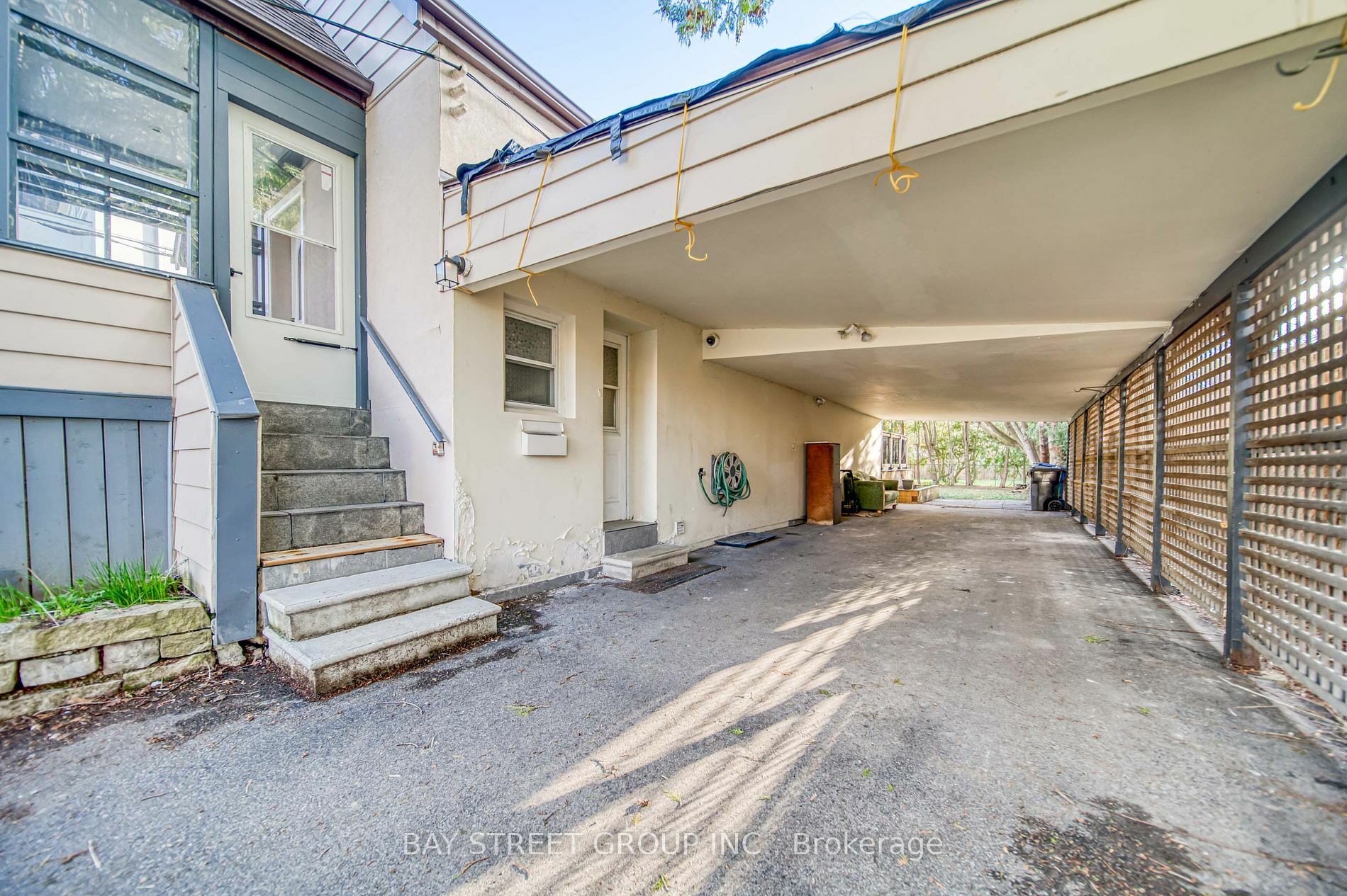 Property Photo:  338 Willowdale Ave  ON M2N 5A2 