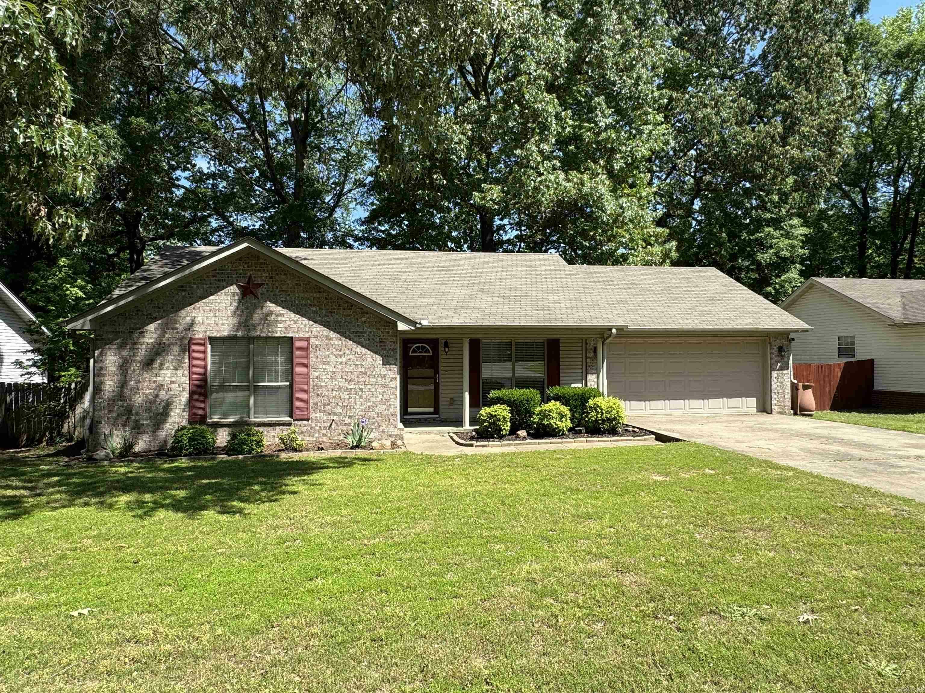 Property Photo:  26 Shaded Oaks Drive  AR 72023 