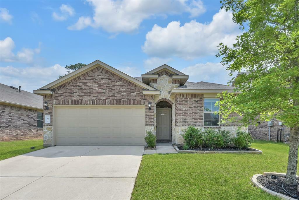 Property Photo:  7022 N Sound Lane  TX 77304 