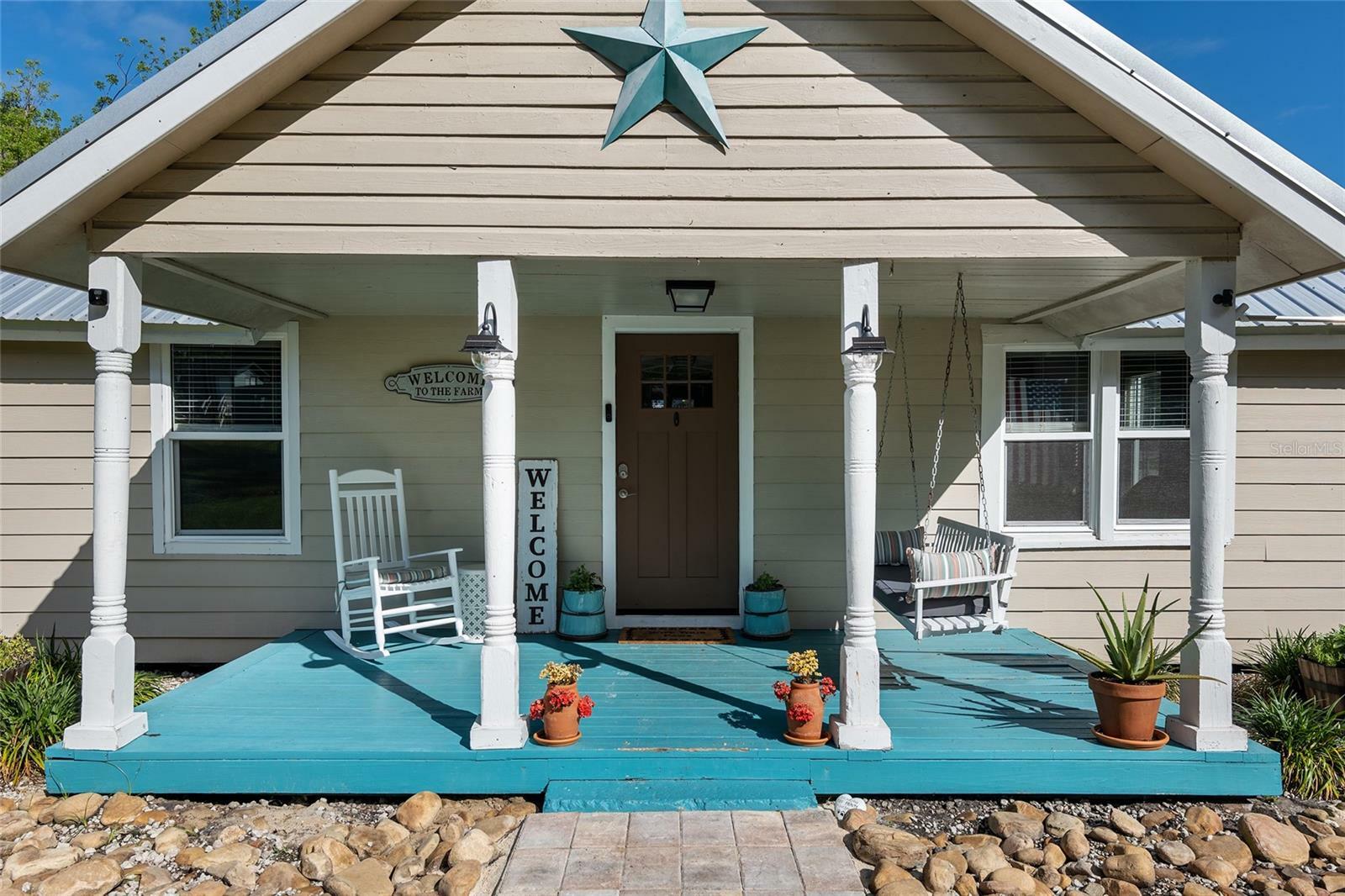 Property Photo: 17242 SW 135th Lane FL 32618