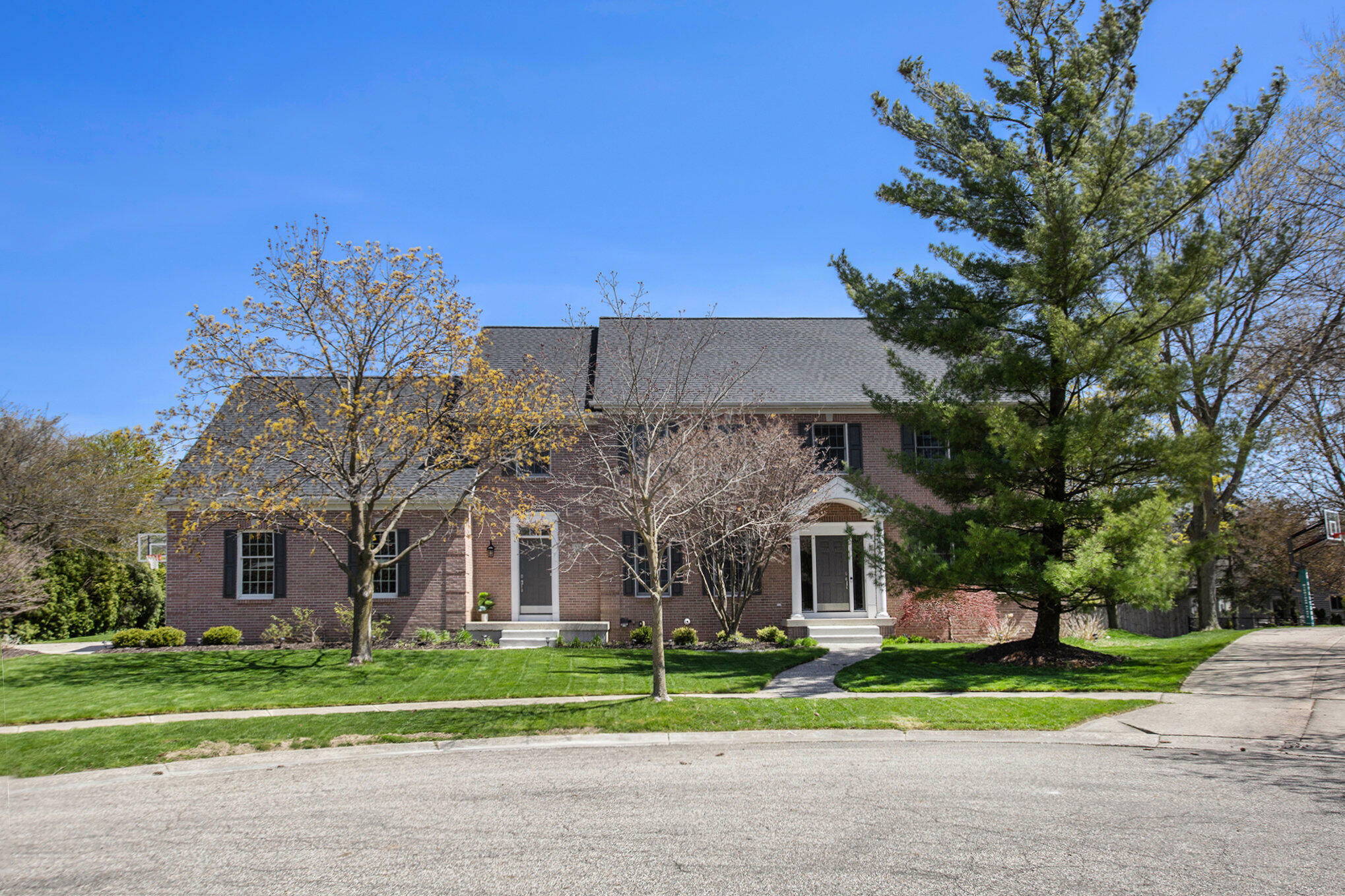 Property Photo:  2346 Mission Hills Drive SE  MI 49546 