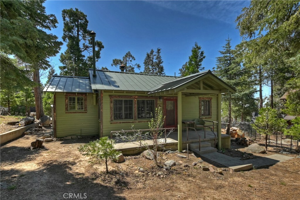 Property Photo:  25737 Ca-189  CA 92391 