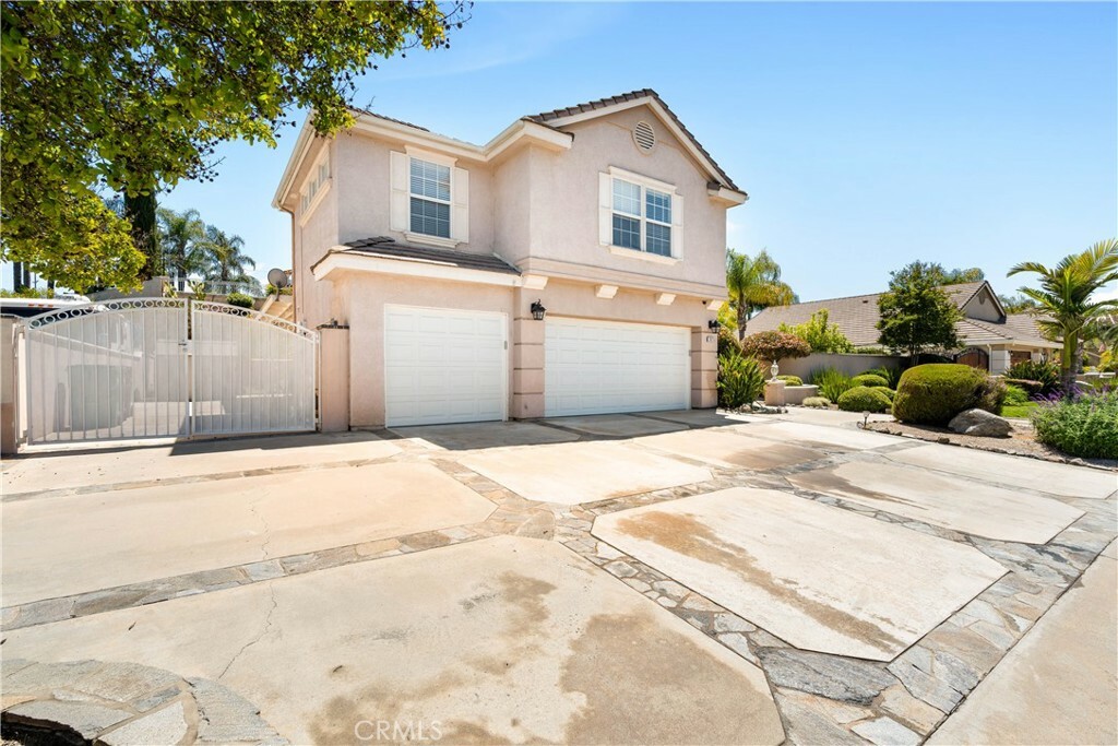 Property Photo:  28875 Woodcrest Lake Drive  CA 92584 