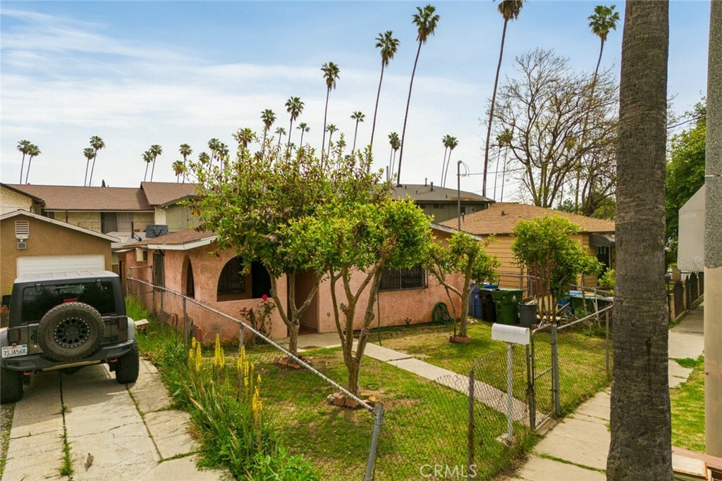 Property Photo:  3150 Warwick Avenue  CA 90032 