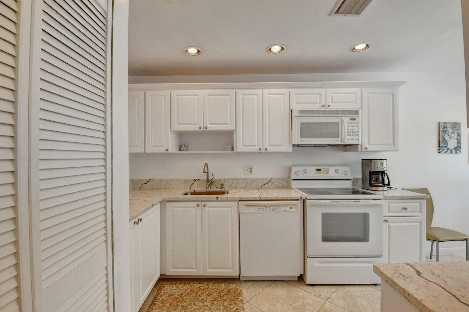 Property Photo:  37 Southport Lane D  FL 33436 