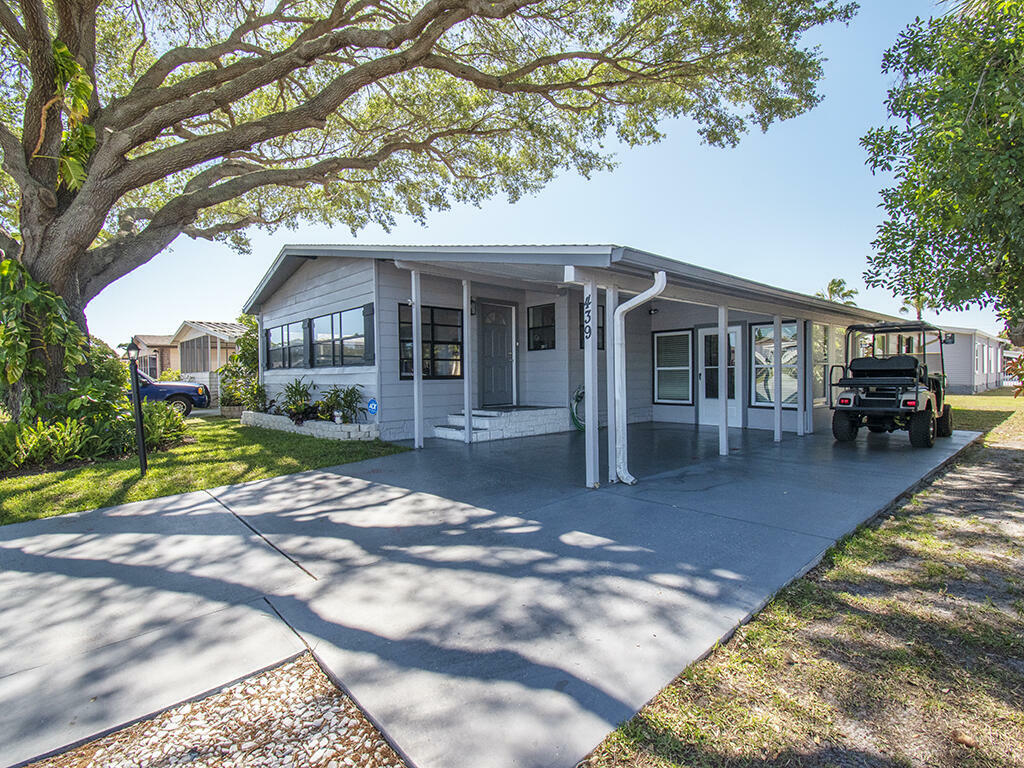 Property Photo:  439 Royal Tern Drive  FL 32976 