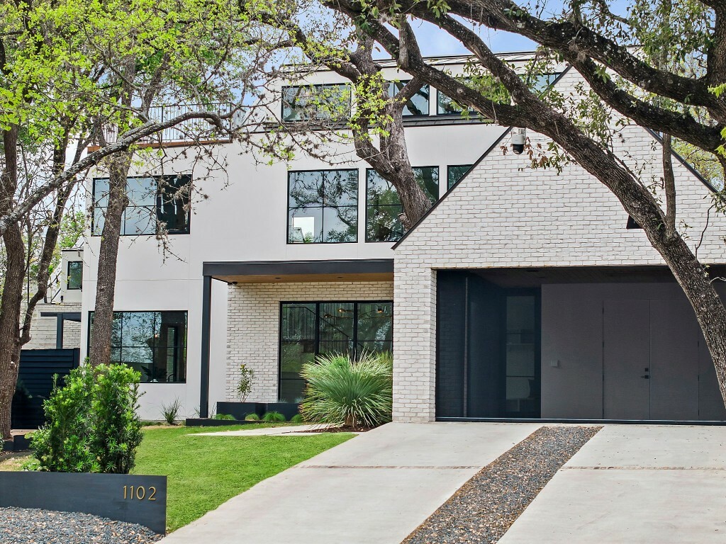 Property Photo:  1102 Heritage Way  TX 78703 