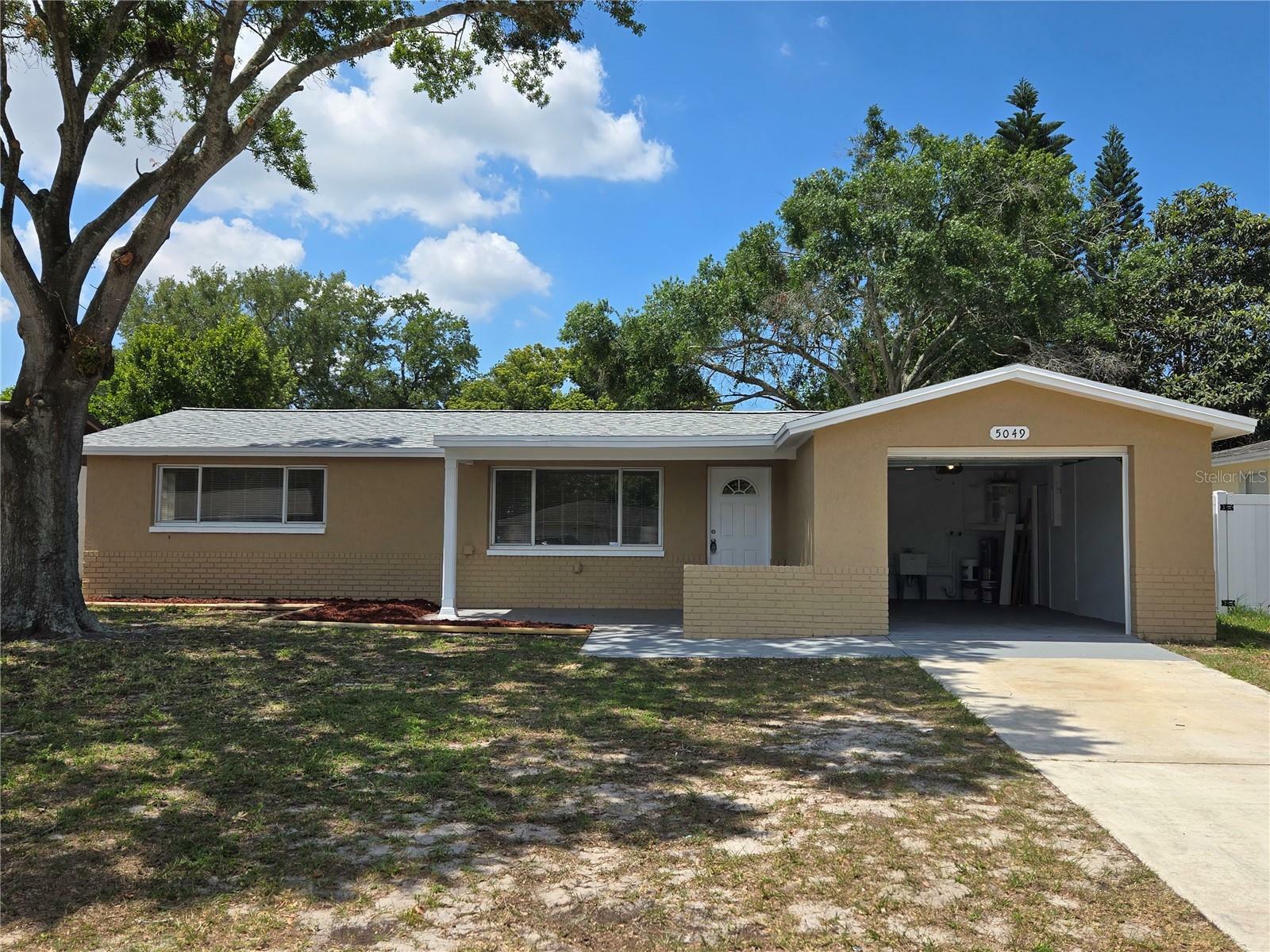 Property Photo: 5049 School Road FL 34653