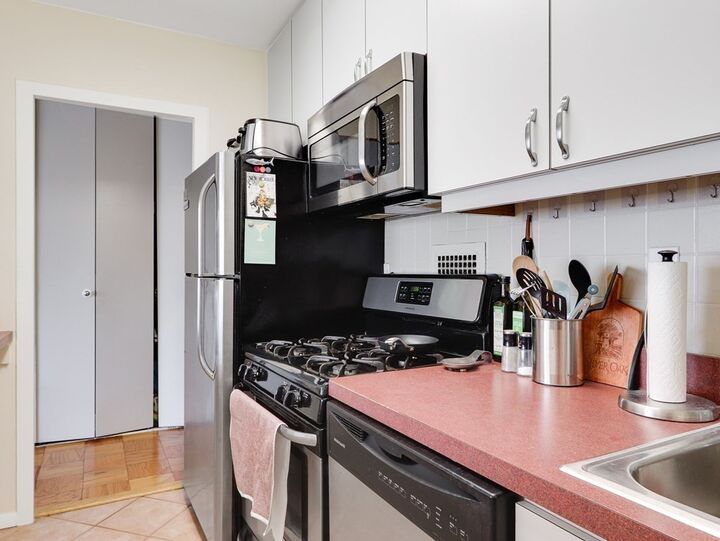 Property Photo:  8 Whittier Pl 10G  MA 02114 