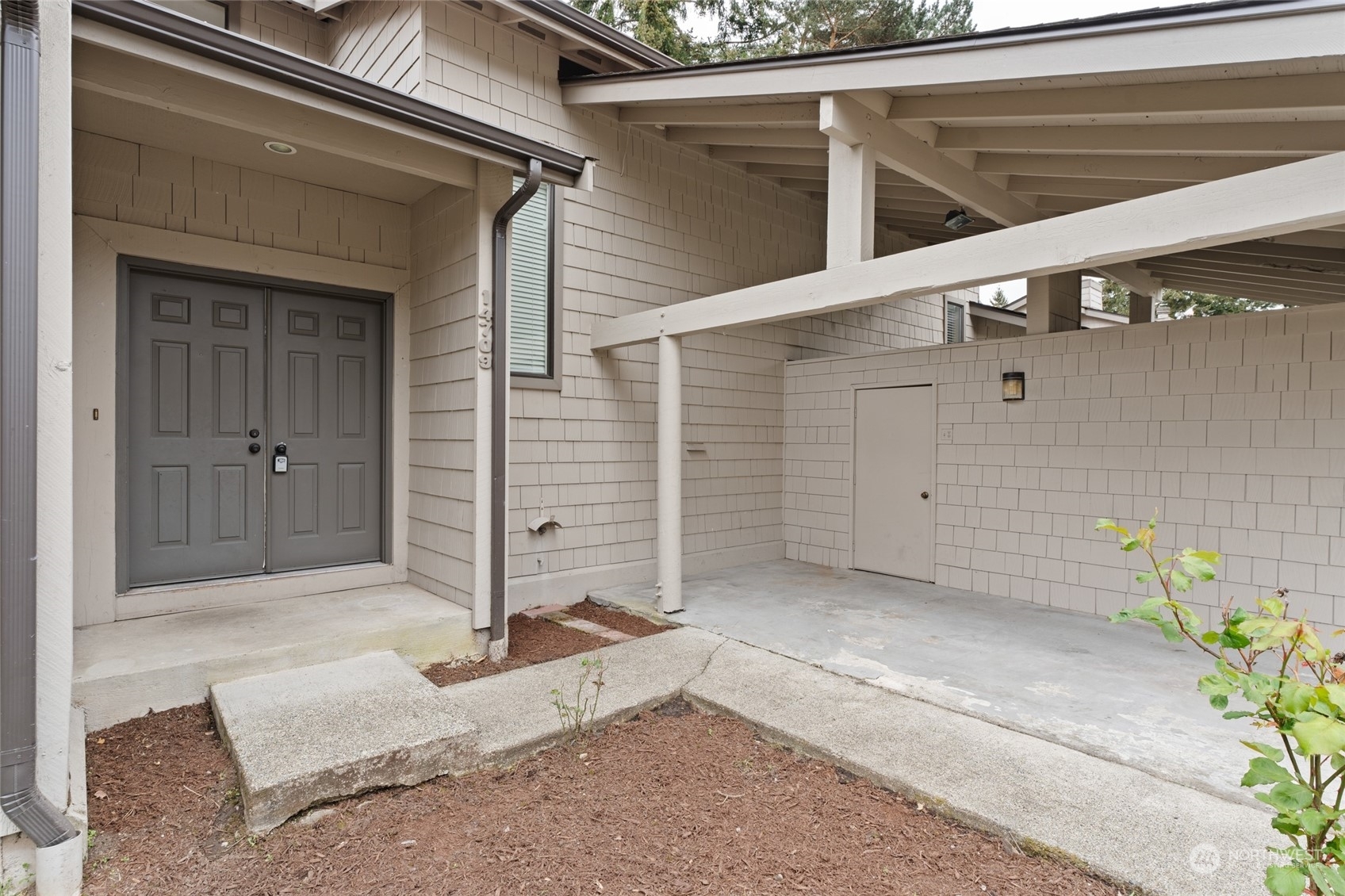 Property Photo:  14709 NE 35th Street D36  WA 98007 