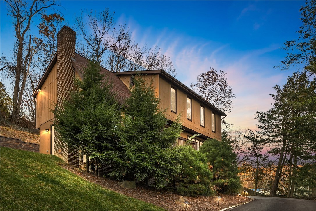 Property Photo: 107 Shangri La Dr PA 15146
