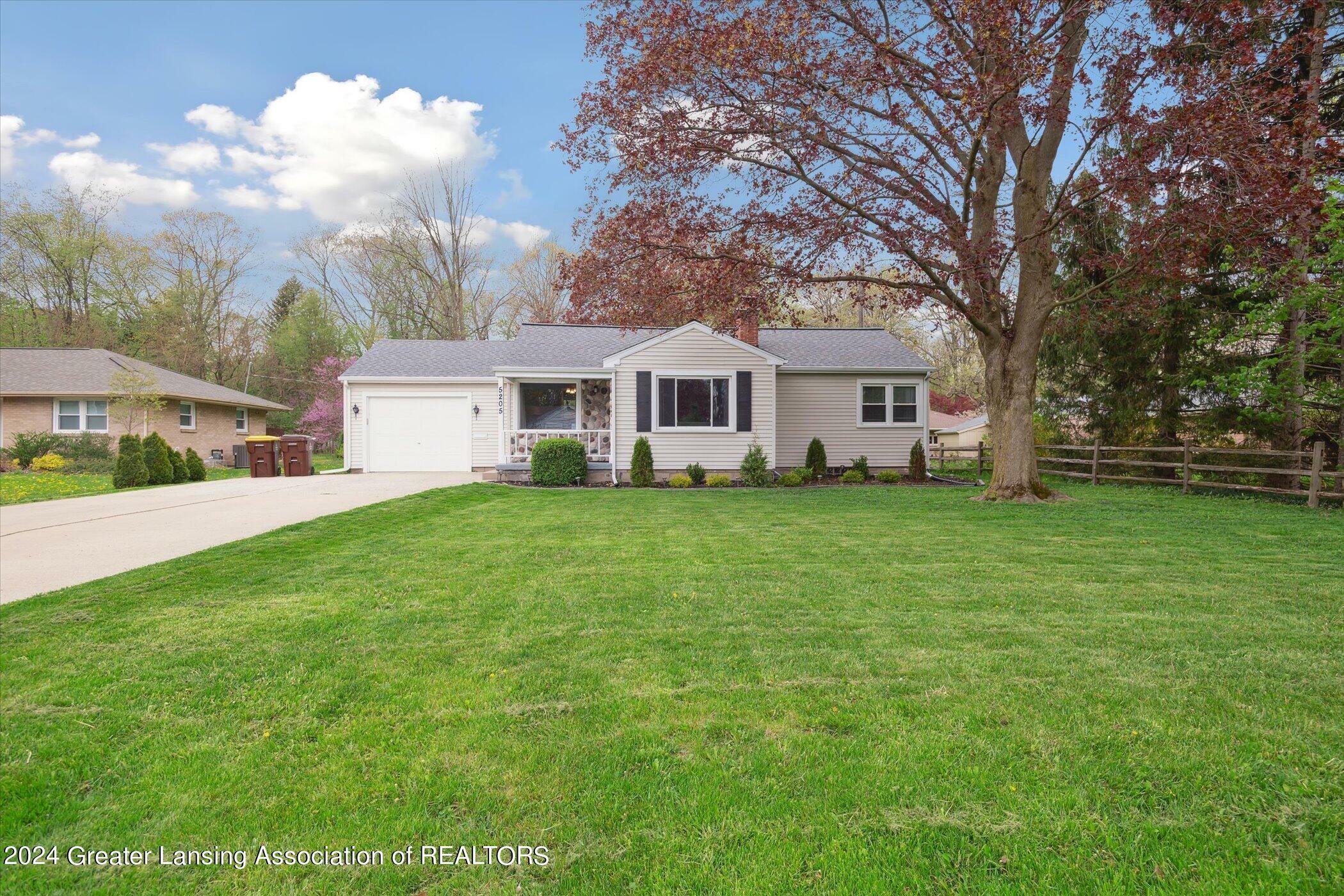 Property Photo:  5205 E Brookfield Drive  MI 48823 