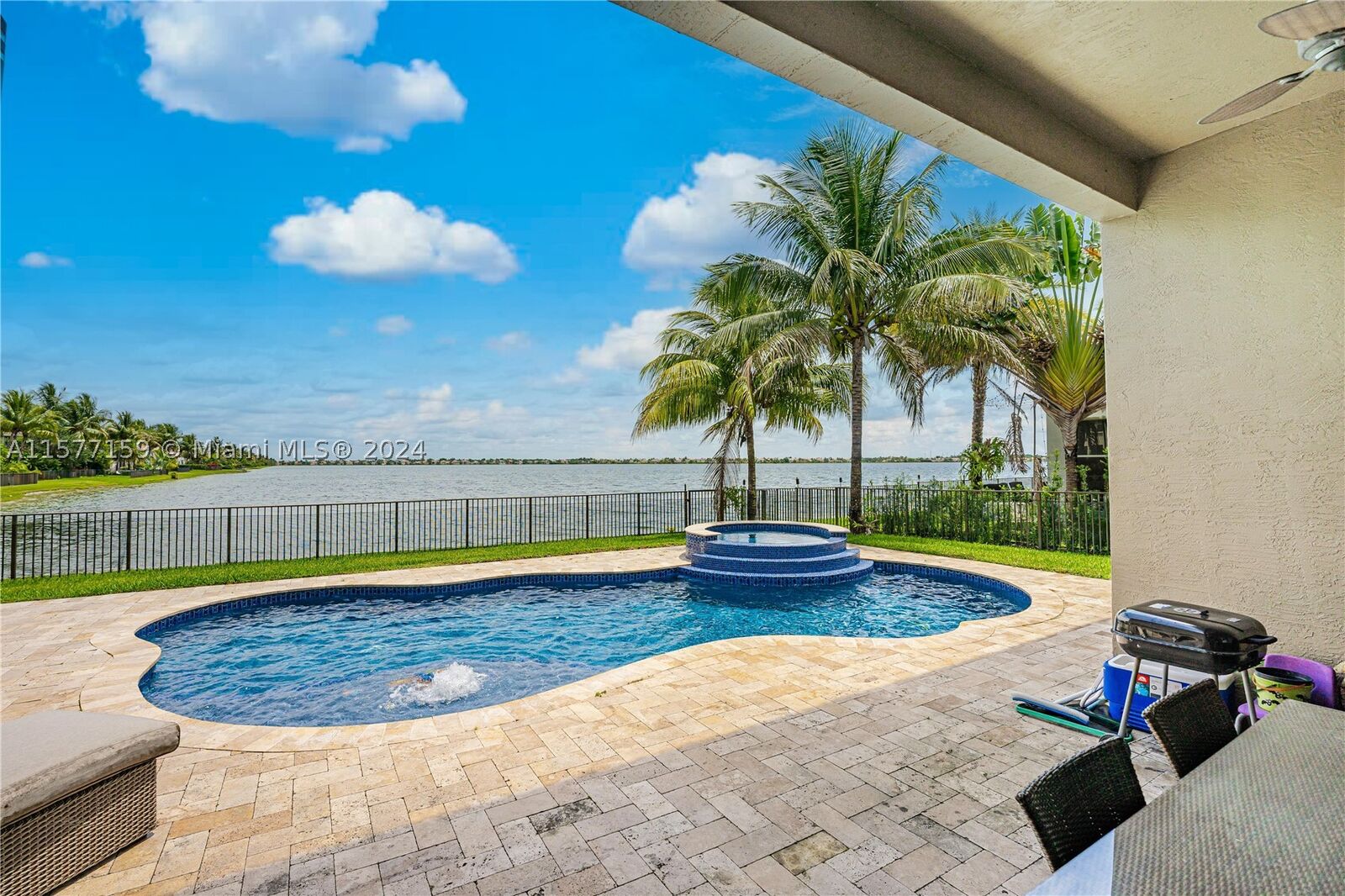 Property Photo: 18269 SW 54th St FL 33029