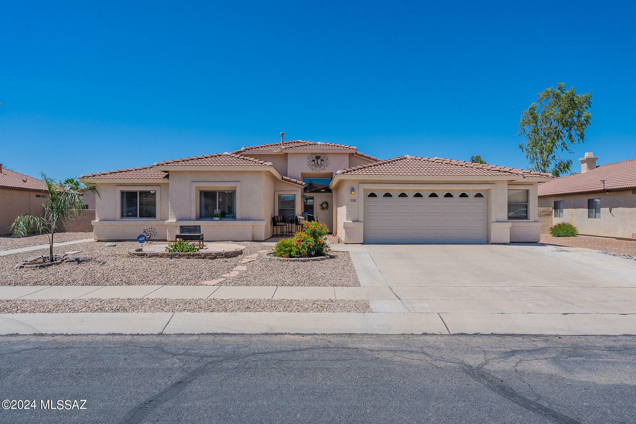 Property Photo: 6952 W Tacna Drive AZ 85743