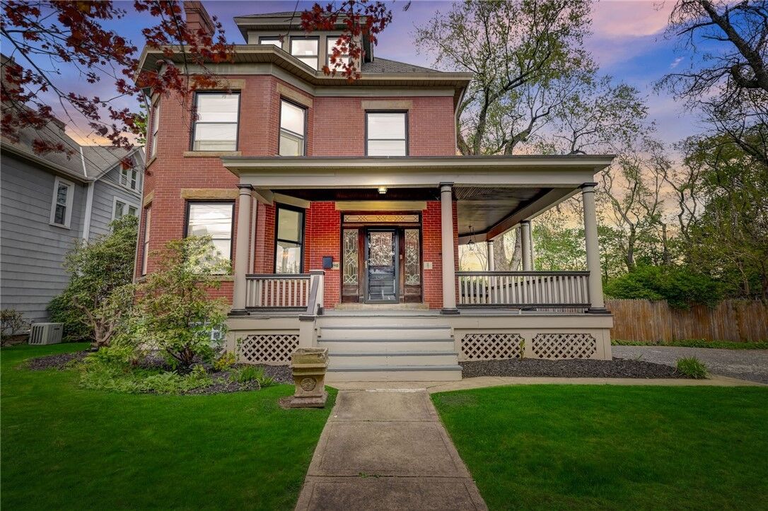 Property Photo:  240 W Steuben  PA 15205