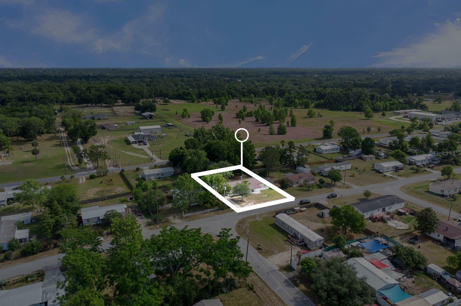 Property Photo: 5923 SE 140th Place FL 34491