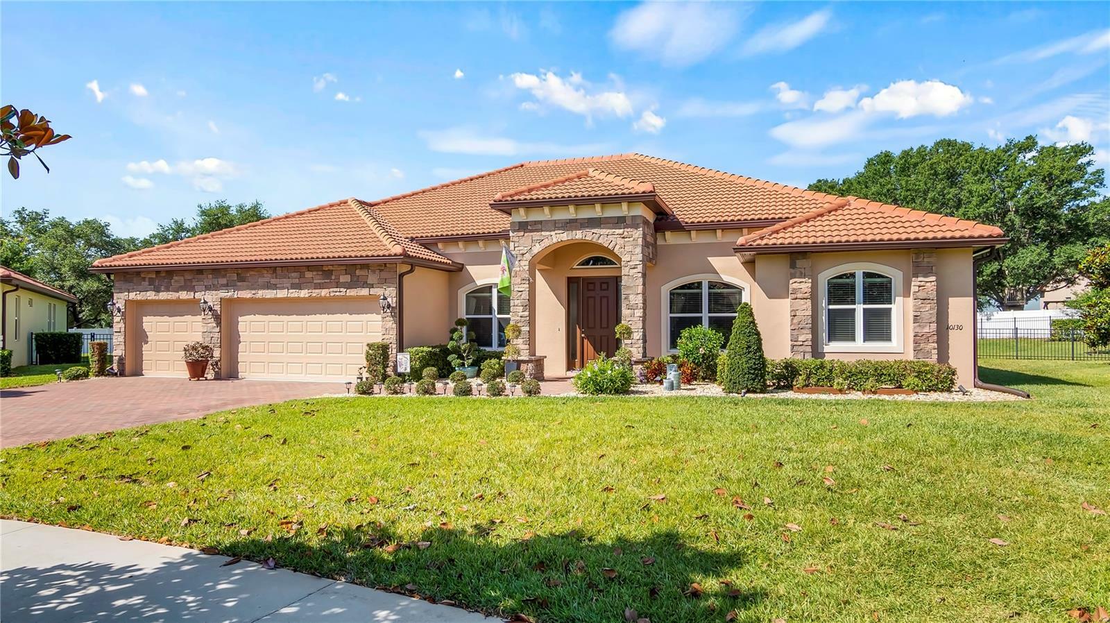 Property Photo:  10130 Yonaomi Circle  FL 34711 