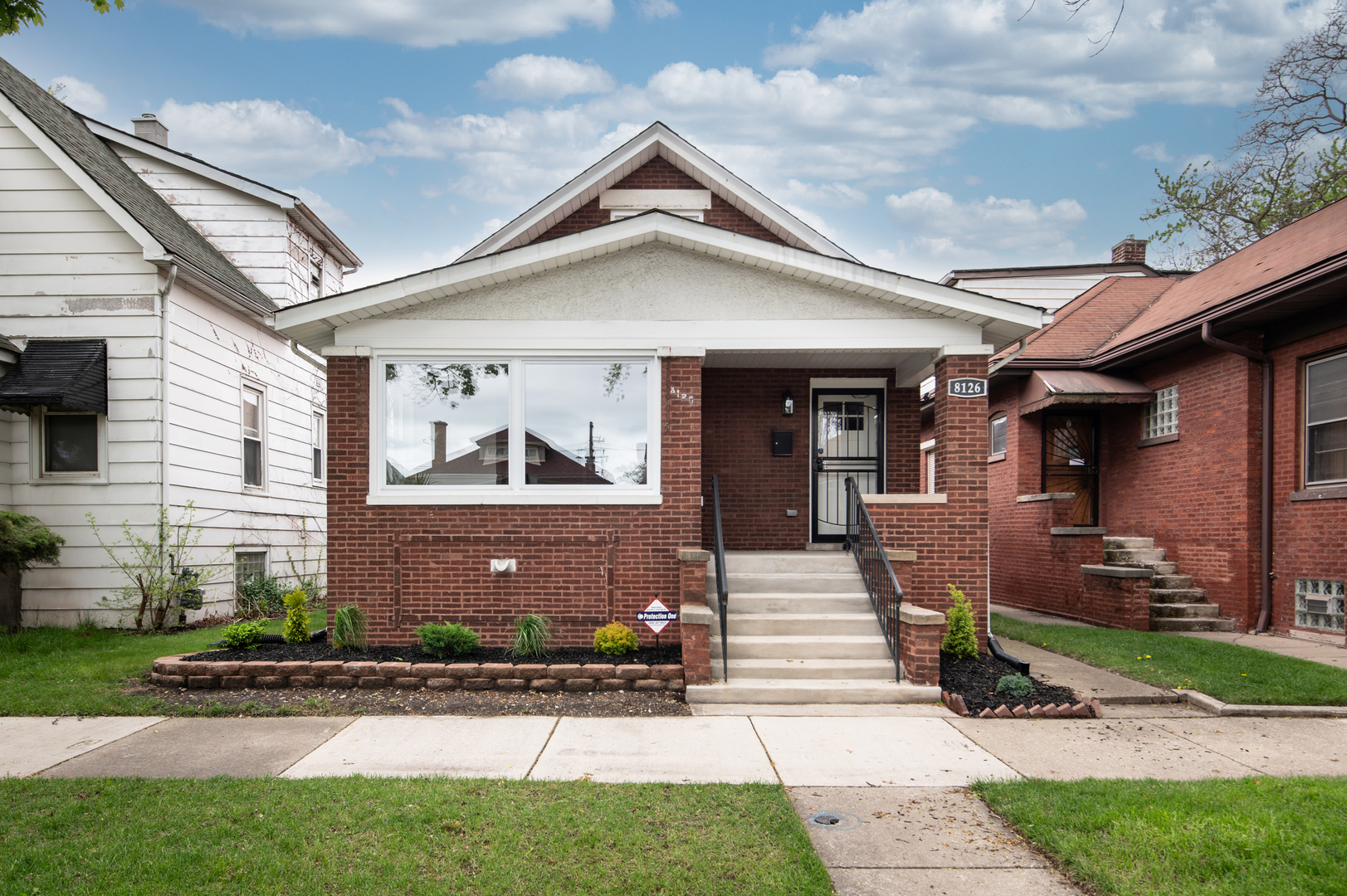 Property Photo: 8126 S Dante Avenue IL 60619