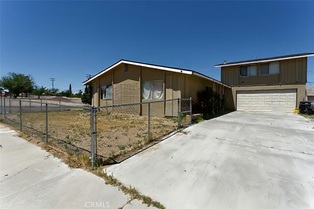 Property Photo:  1501 Paloma Street  CA 92311 