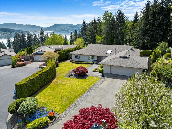 House for sale in Bellevue 201 171st Place NE, Bellevue, WA 98008