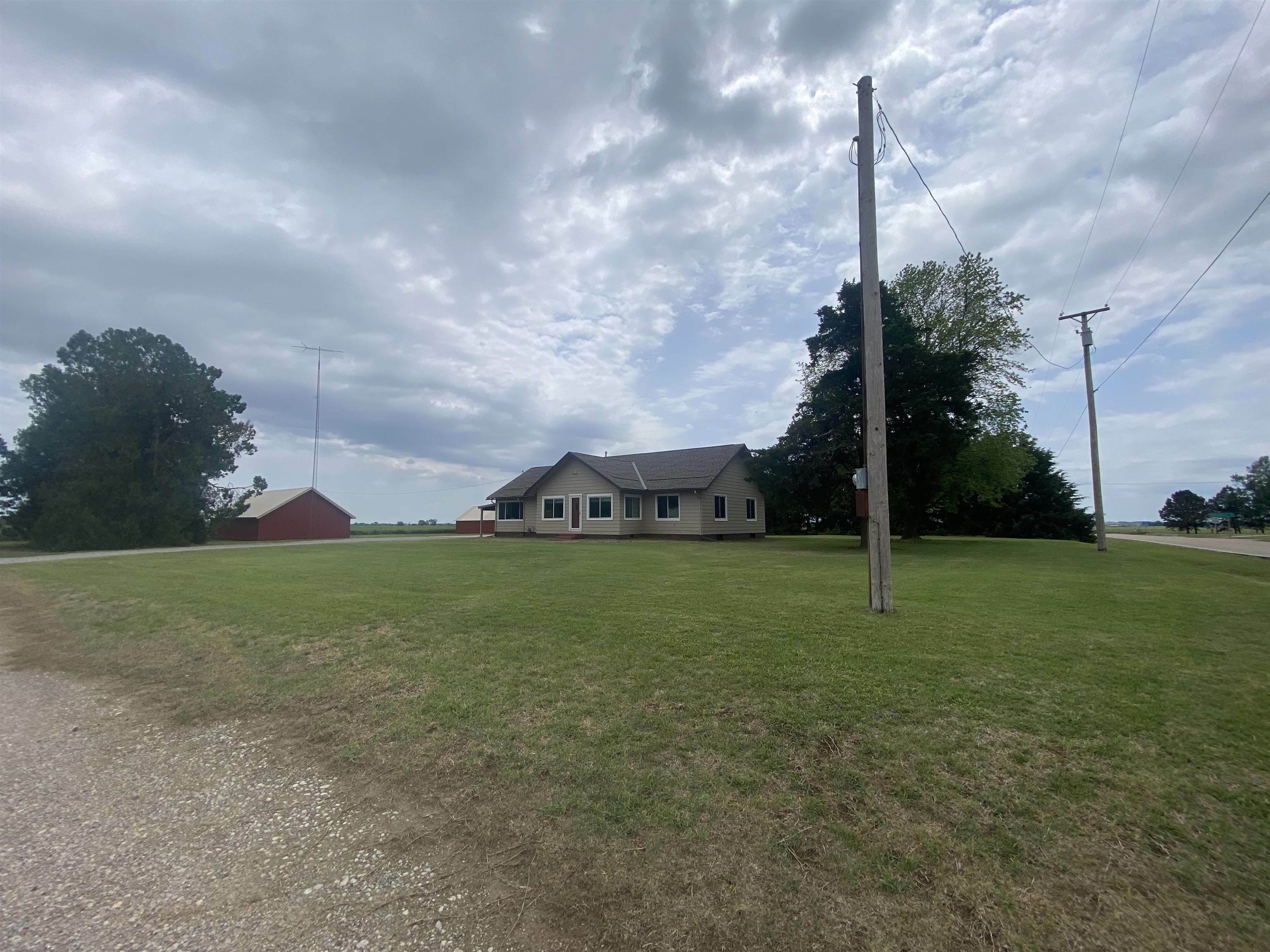 Property Photo:  52 S 179th  KS 67003 