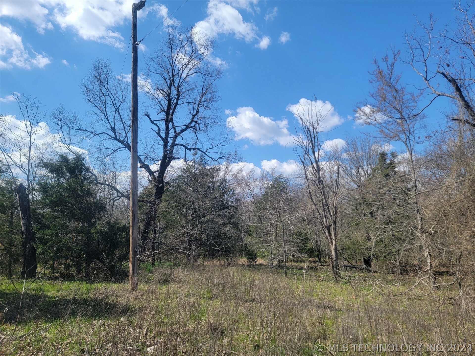 Property Photo:  E County Road 1230  OK 74941 