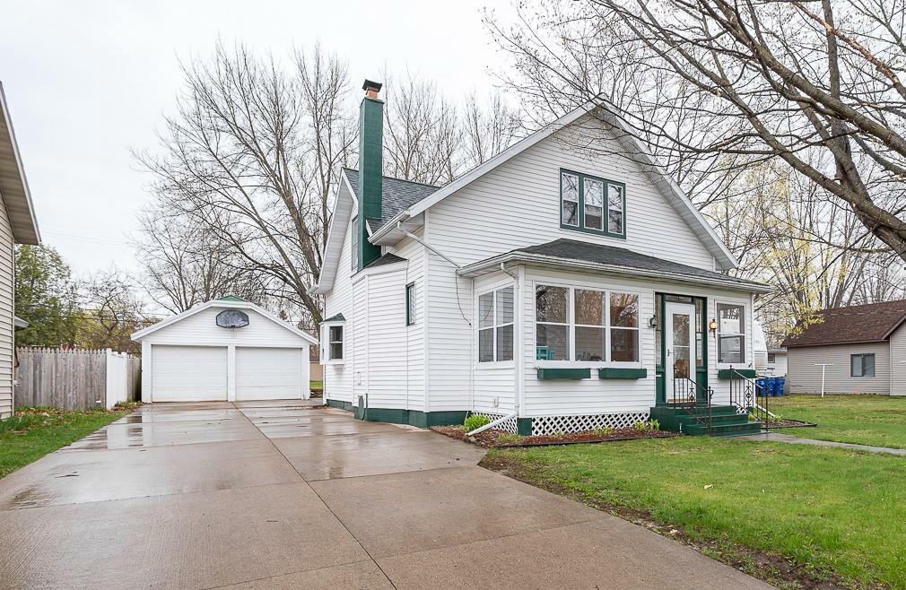 Property Photo:  1606 East 6th Street  WI 54452 