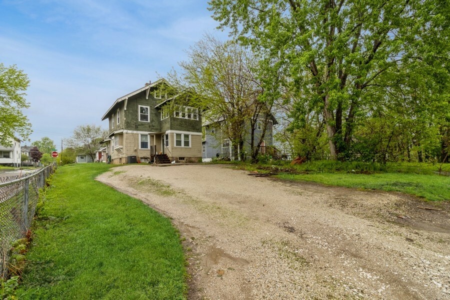 Property Photo:  1303 12th Street  IA 50314 