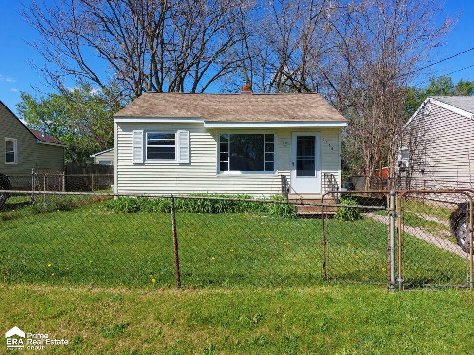 Property Photo:  1245 E. Decamp St  MI 48529 