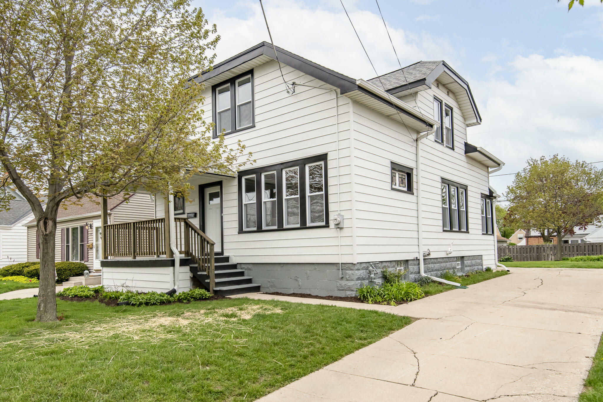 Property Photo:  4460 S Griffin Ave  WI 53207 
