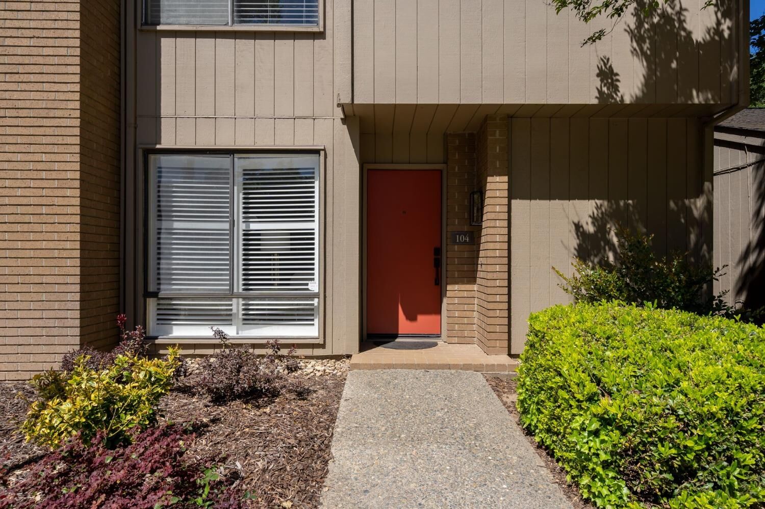 Property Photo: 104 Dunbarton Circle CA 95825