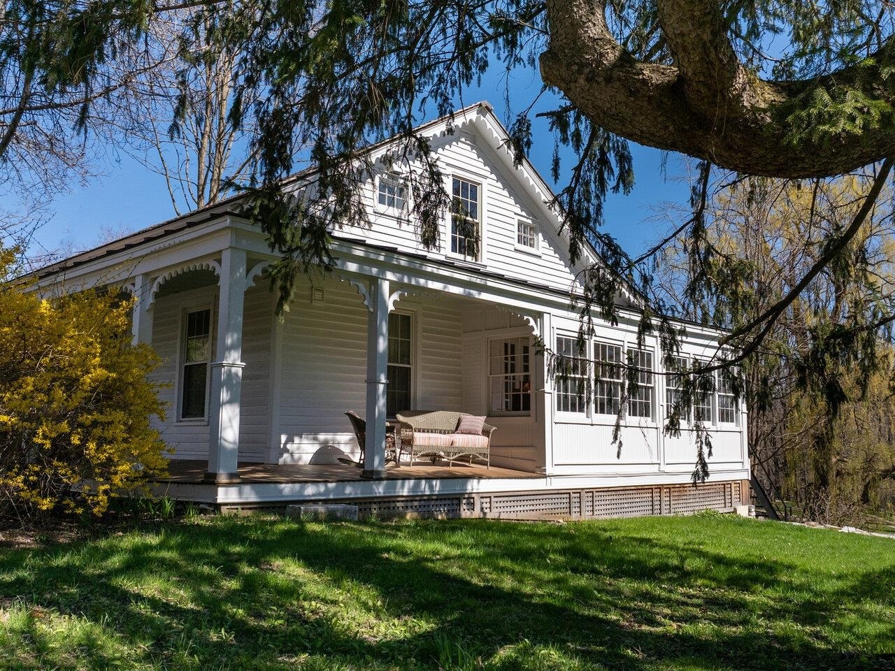 Property Photo:  202 Weybridge Street  VT 05753 