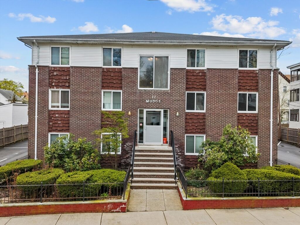 Property Photo: 70 Mudge Street 22 MA 01902