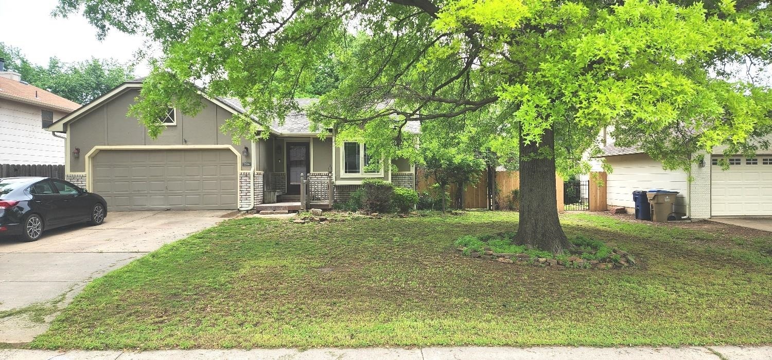 Property Photo:  2206 N Ironwood Ct  KS 67037 