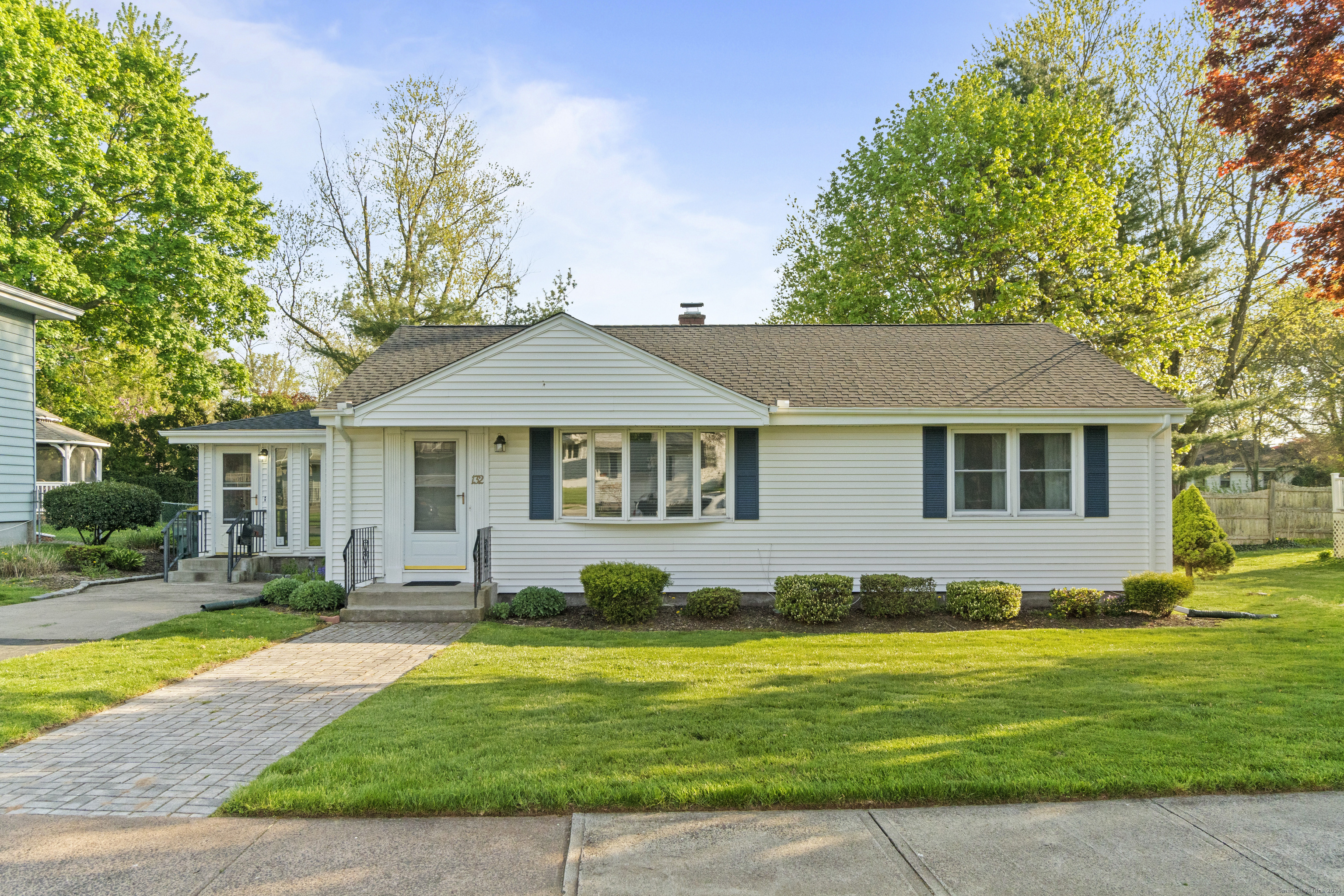Property Photo: 132 Maplewood Terrace Extension CT 06514