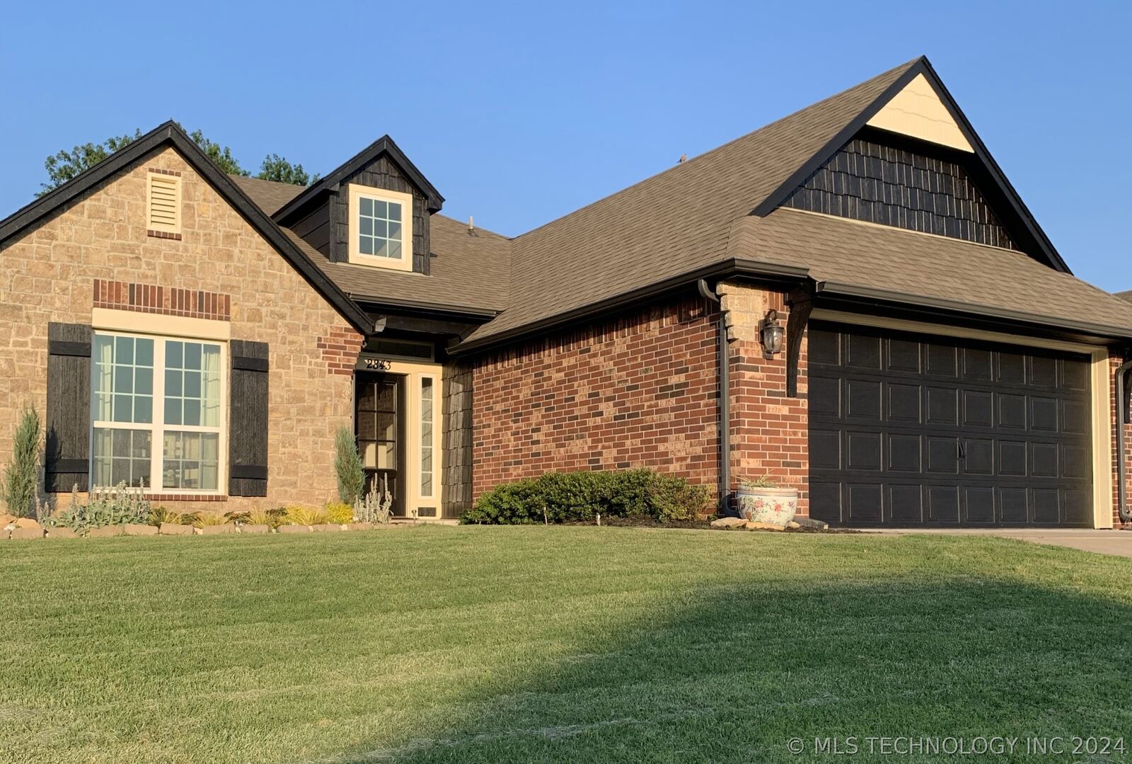 Property Photo:  2843 N Lions Drive  OK 74012 