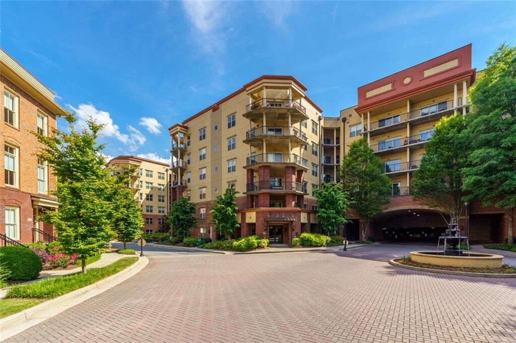 Property Photo:  200 River Vista Drive 728  GA 30339 