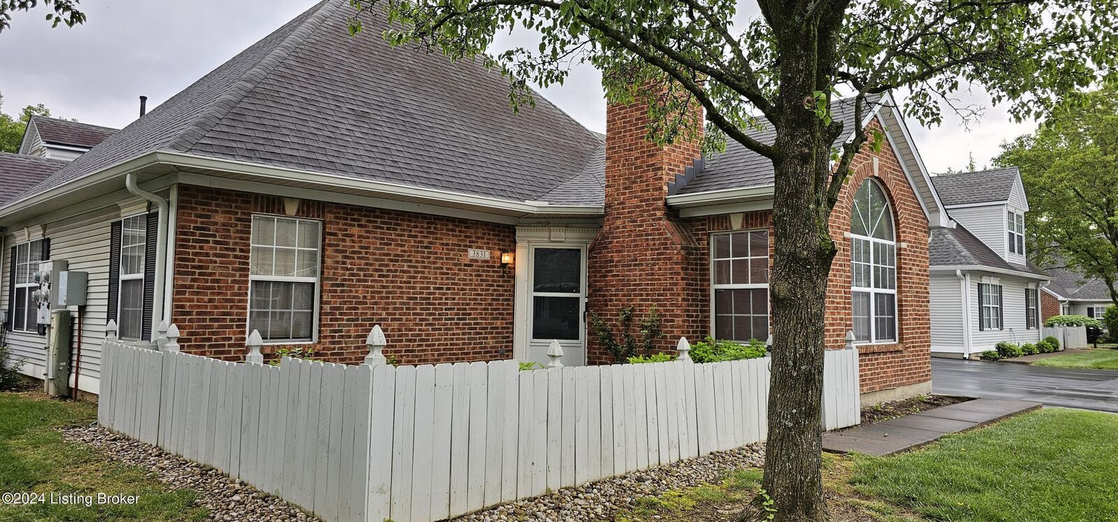 Property Photo:  3831 Greenhurst  KY 40299 