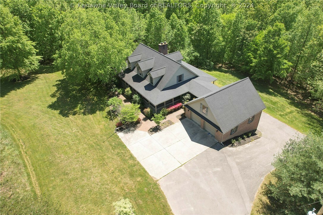 Property Photo:  305 Country Oaks Drive  WV 25143 