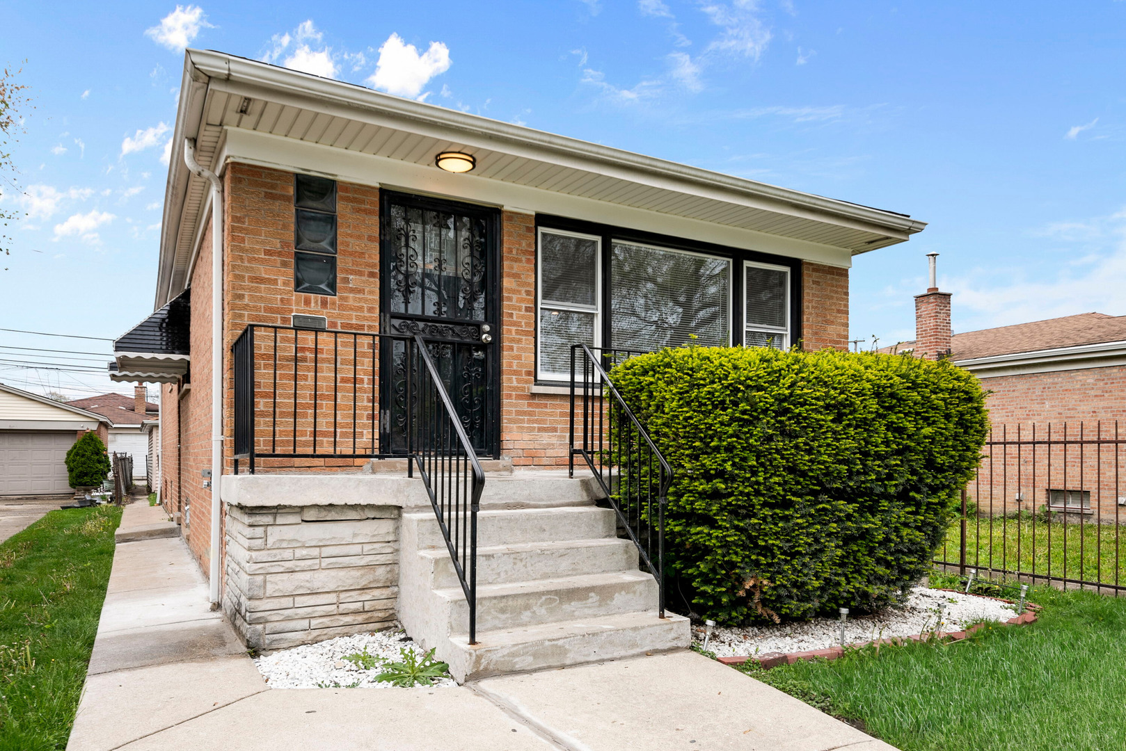 Property Photo:  9424 S Emerald Avenue  IL 60620 