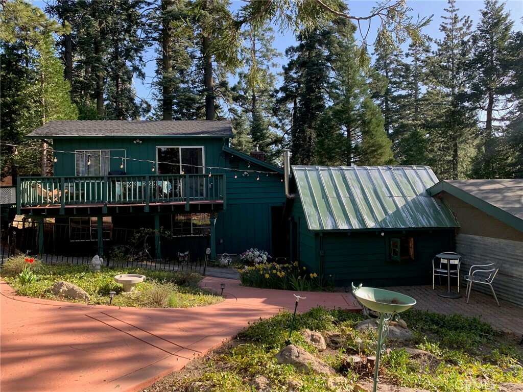 Property Photo:  26082 Fire Hall Loop  CA 92391 