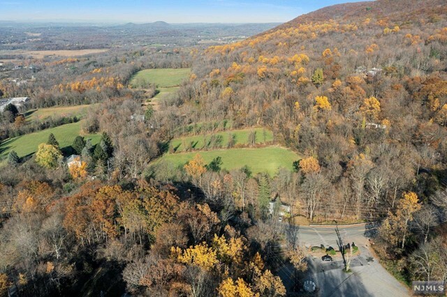 Property Photo:  12 Breakneck Road  NJ 07462 