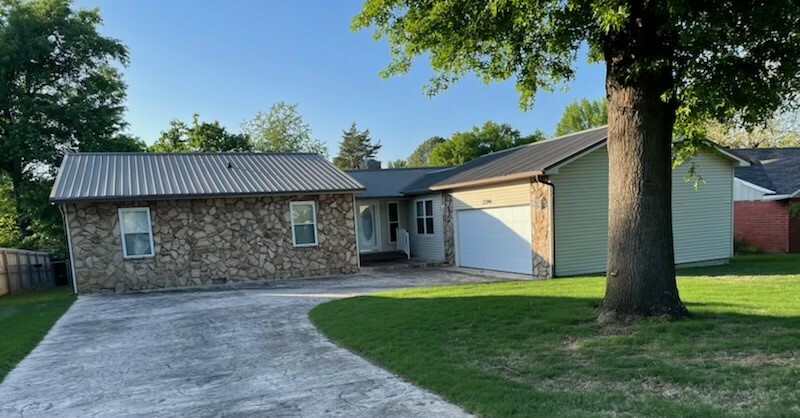 2196 Jonquil Road  Fayetteville AR 72703 photo